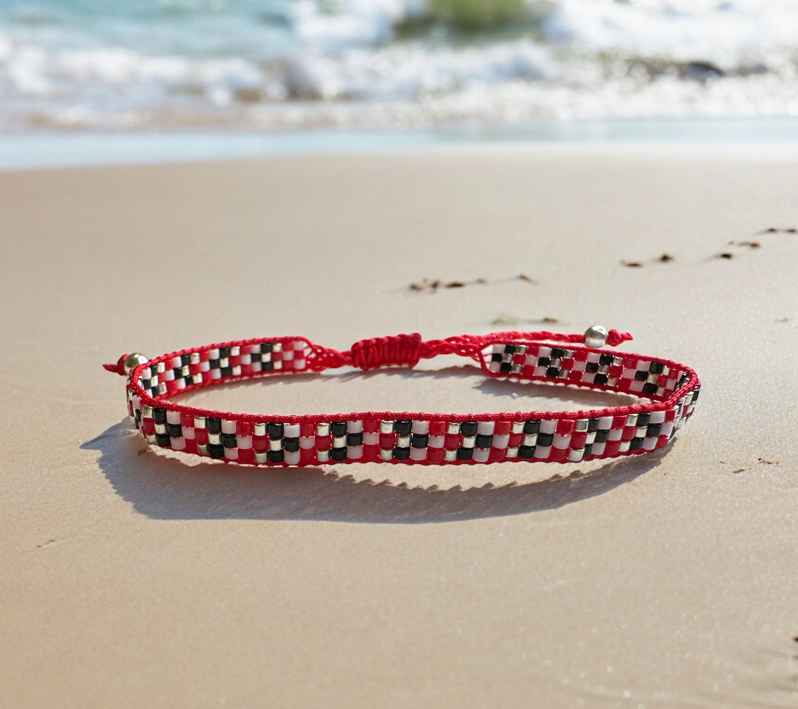 Handmade beaded Bracelet with adjustable macrame