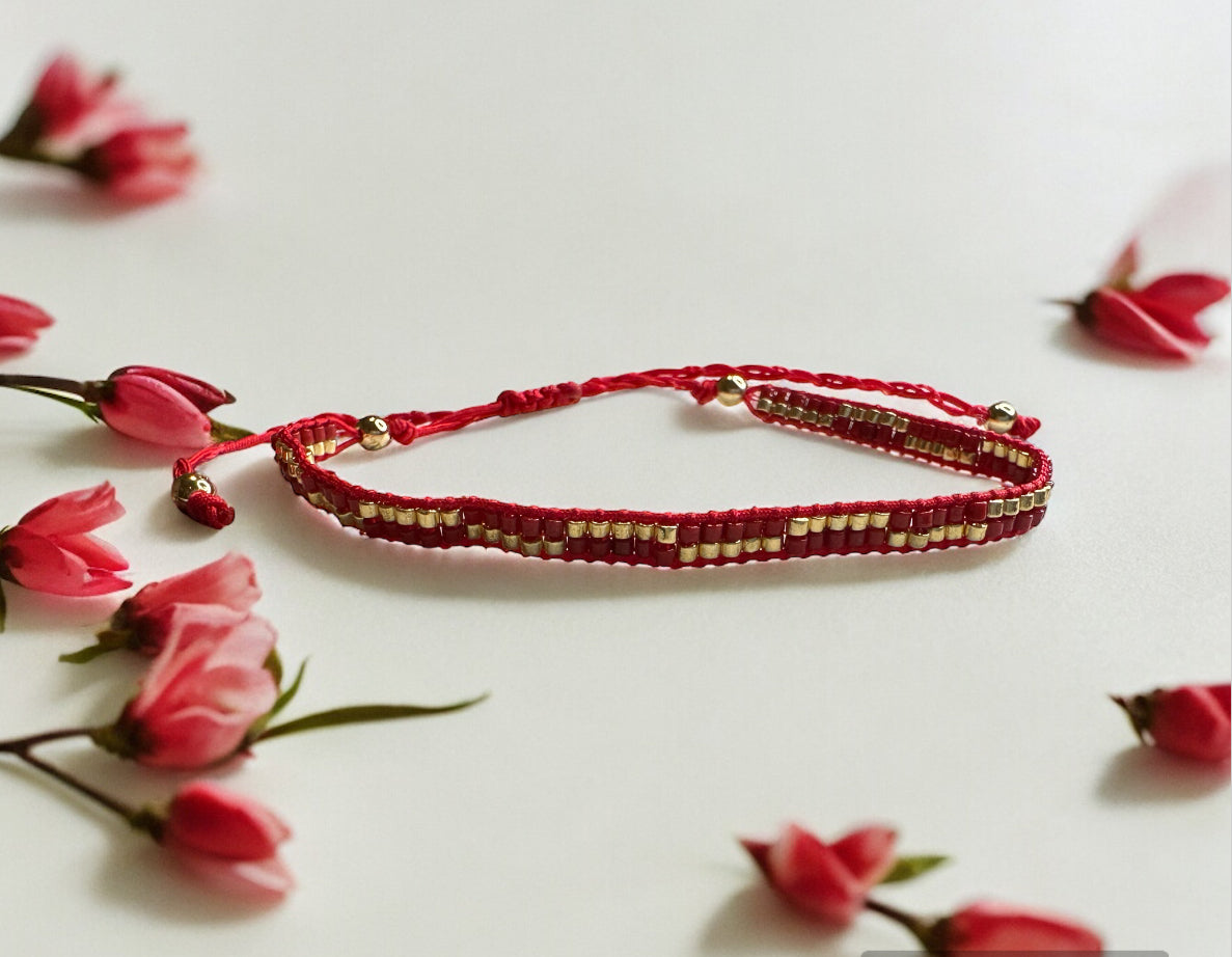 Handmade beaded Bracelet with adjustable macrame