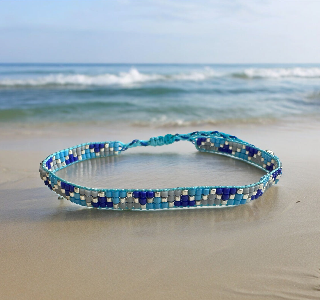 Handmade beaded Bracelet with adjustable macrame