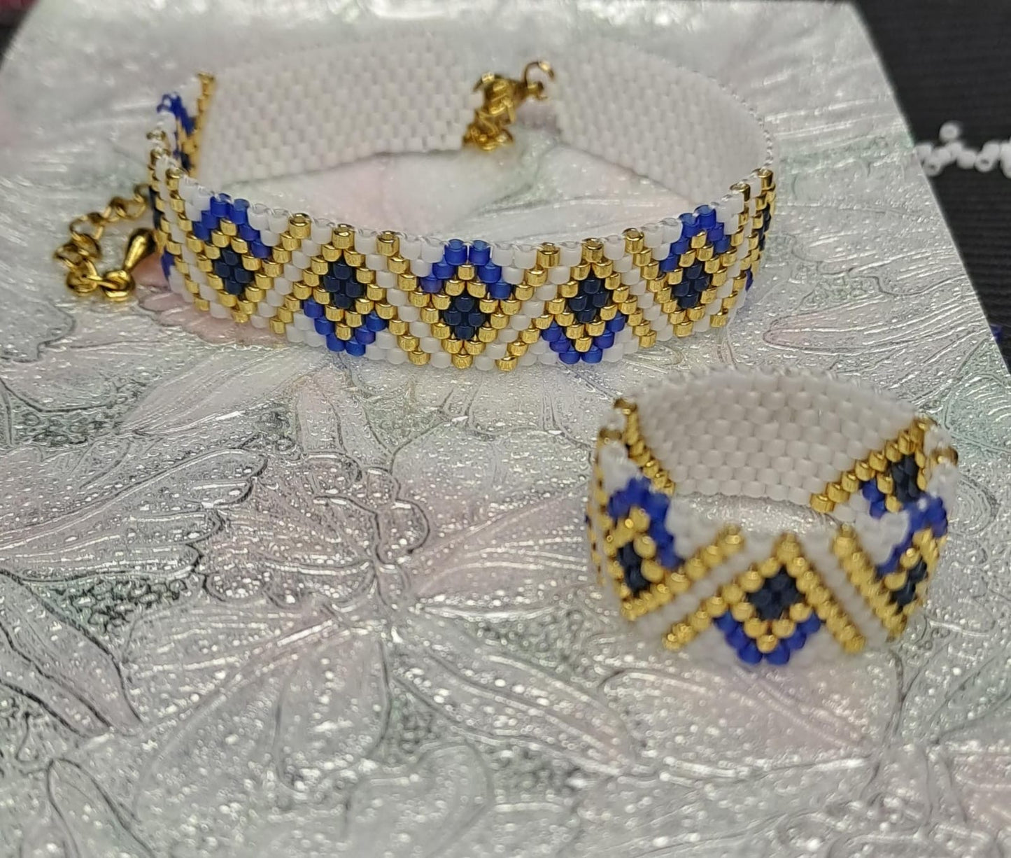 Blue flower bead set