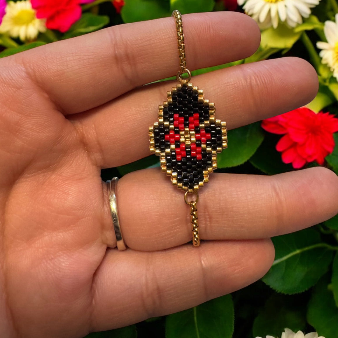 Solitaria beaded bracelet