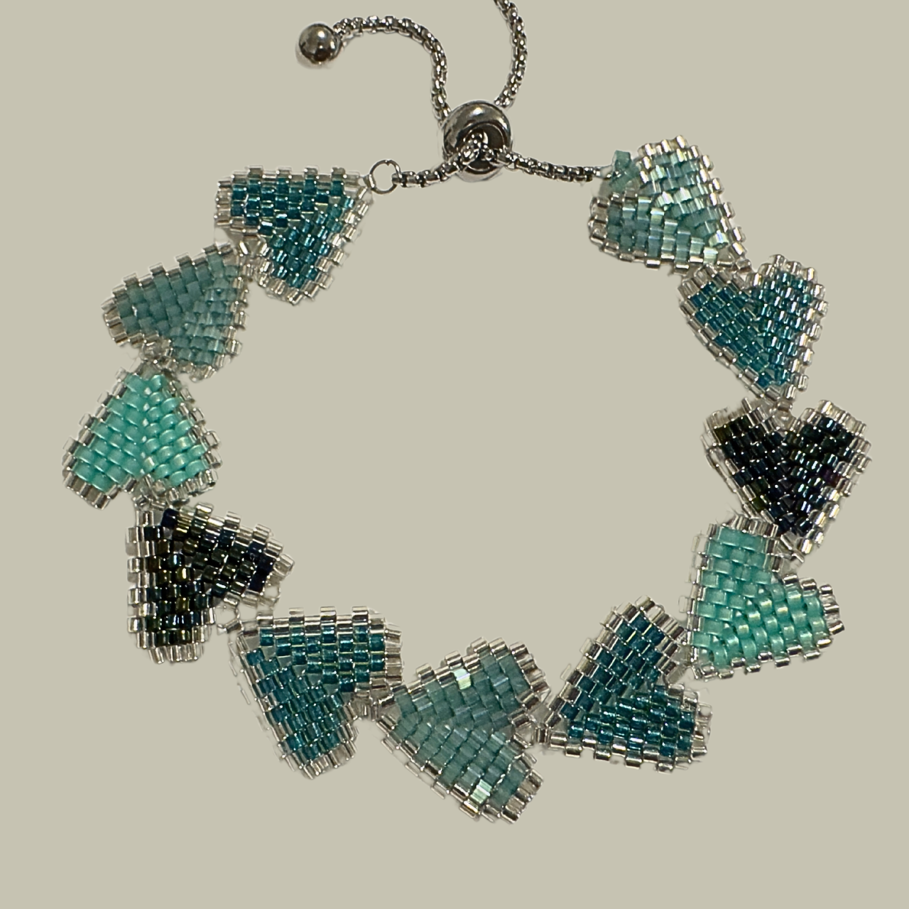 Hearts in line beaded Bracelet