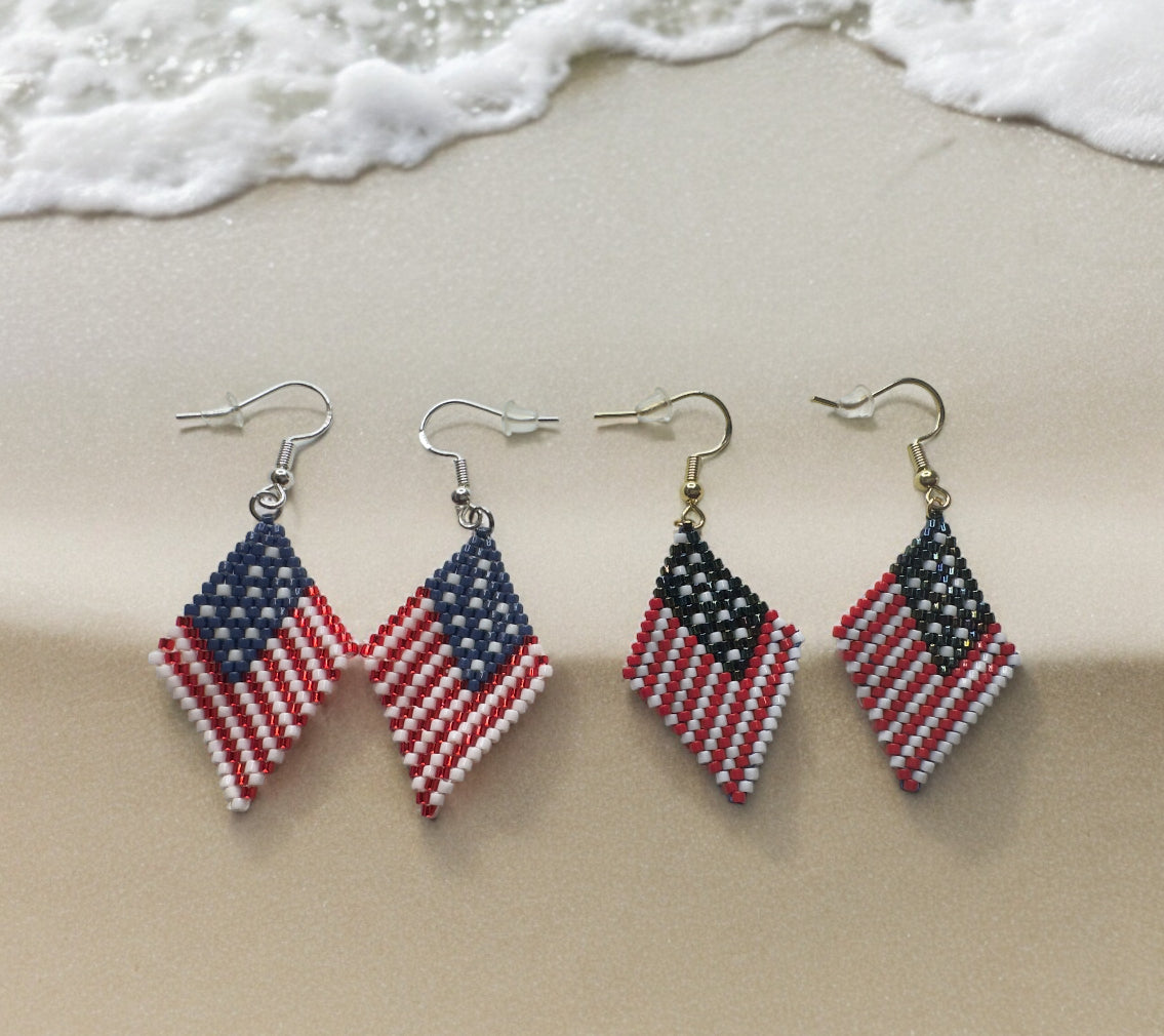 American Flag 🇺🇸 Miyuki Earring