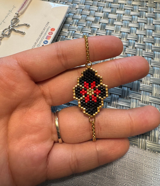 Solitaria beaded bracelet